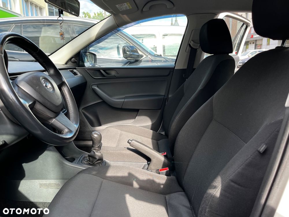 Skoda RAPID 1.2 Edition - 20