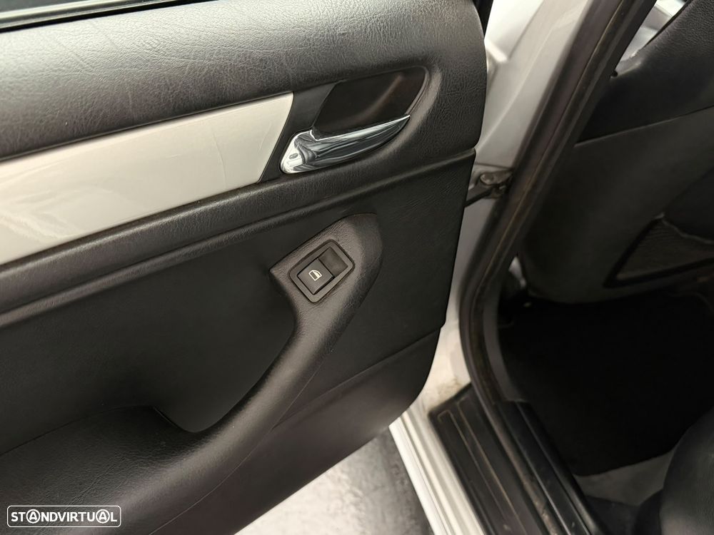 BMW 320 d Touring - 11