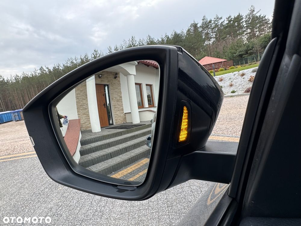 Skoda Karoq 2.0 TDI SCR 4x4 DSG Sportline - 39