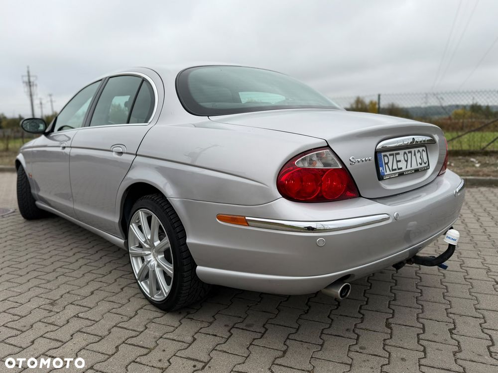 Jaguar S-Type - 34
