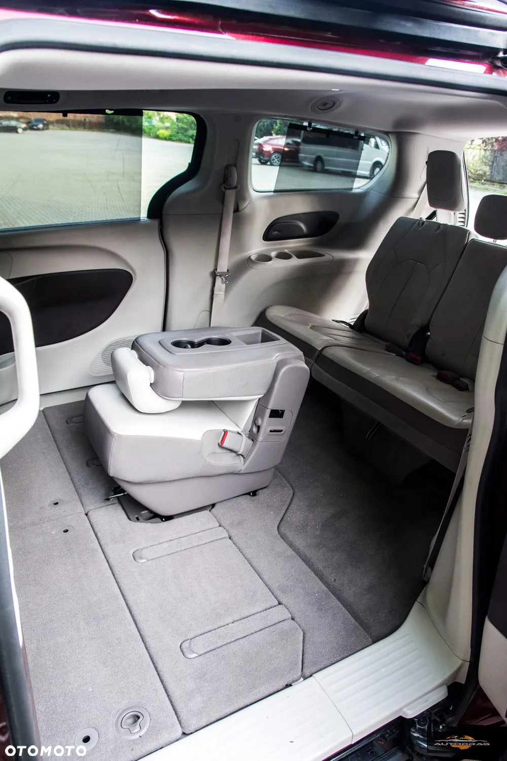 Chrysler Pacifica - 36