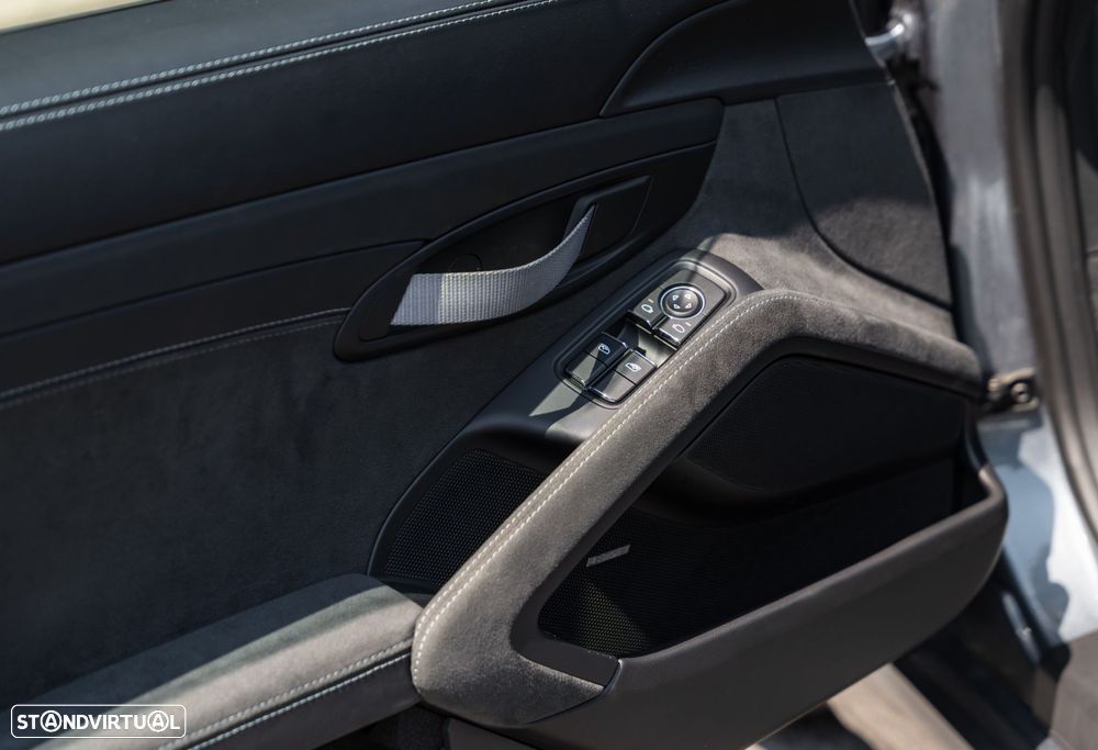 Porsche 718 Spyder RS - 14