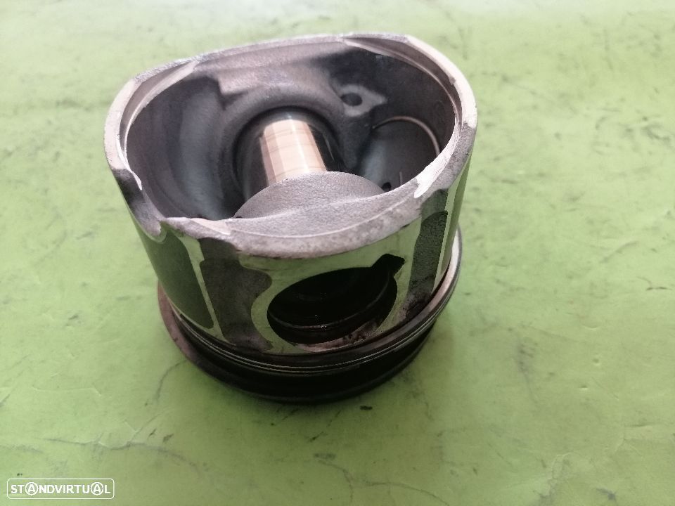 Pistões do motor Opel Astra H  Z17DTH sobre medida 0.50 - 1