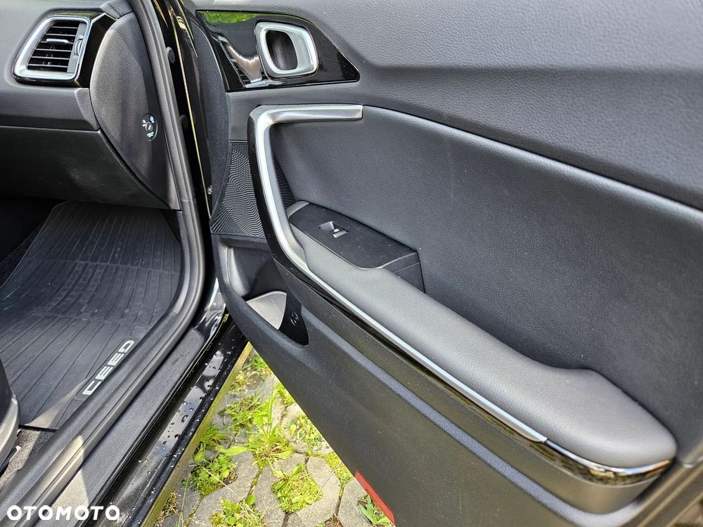 Kia Ceed 1.5 T-GDI Business Line - 30