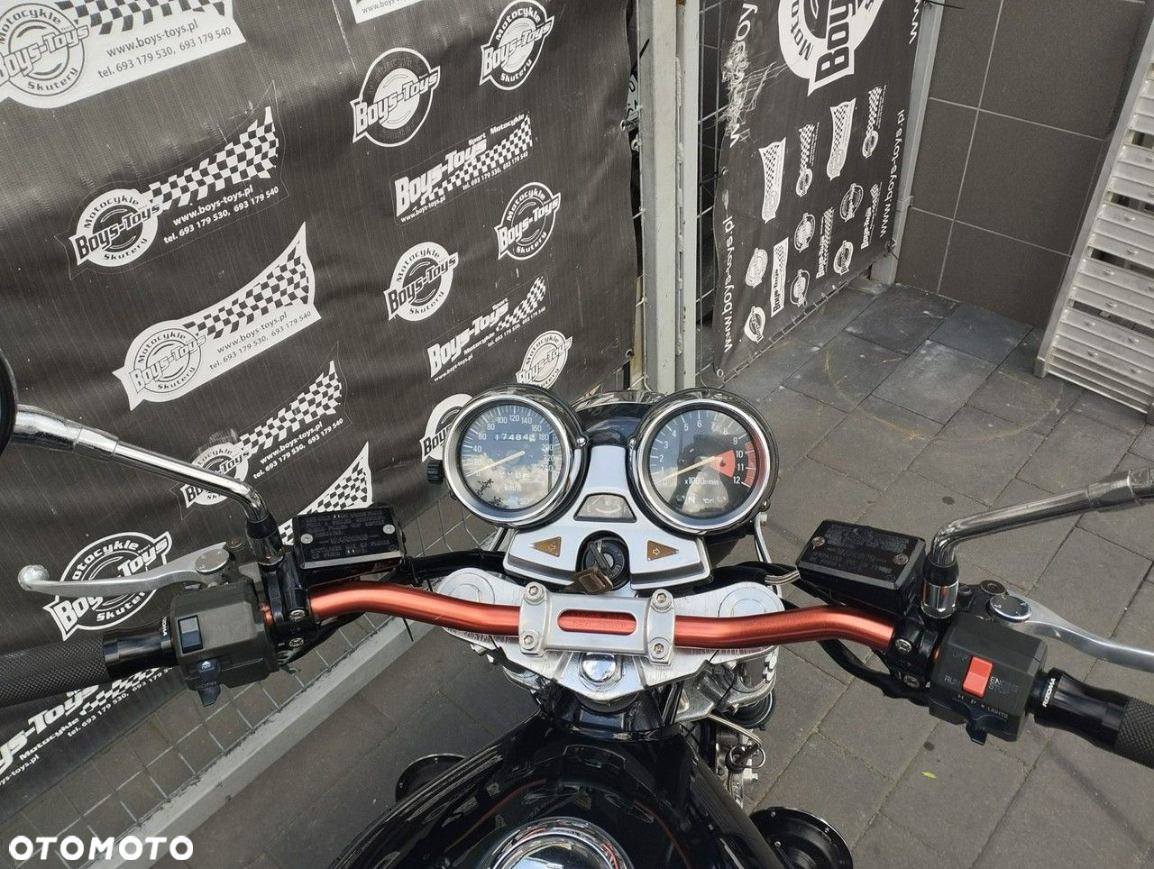 Kawasaki ZR - 8
