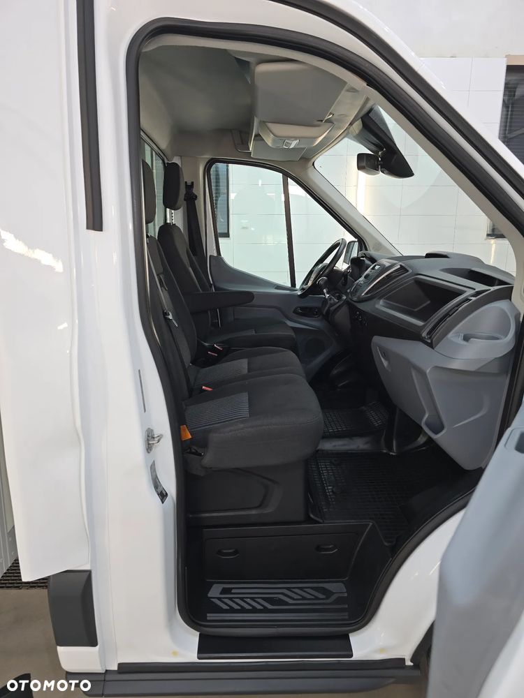 Ford TRANSIT 350-170 IZOTERMA WINDA 750Kg 48 Tyś Km SERWIS ASO FORD DO OSTATNIEGO Km SALON PL STAN JAK NOWY TEMPOMAT KLIMA ELKTRYKA ASYSTEN KIEROWCY WZMOCNIONE TYLNE ZAWIESZENIE RESOR + PODUSZKI PNEŁMATYCZNE - 38