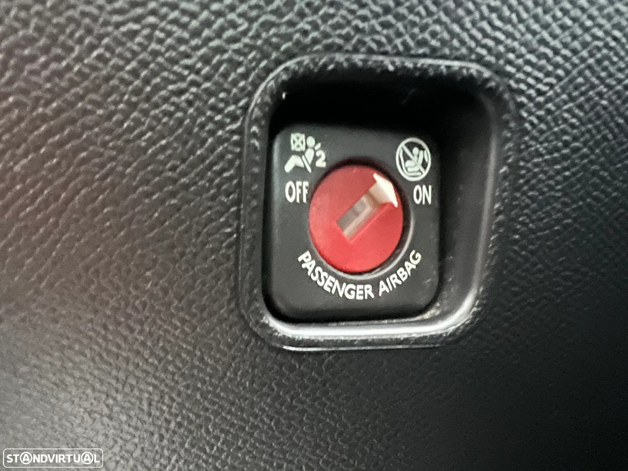 Peugeot 208 1.2 PureTech Active Pack - 12