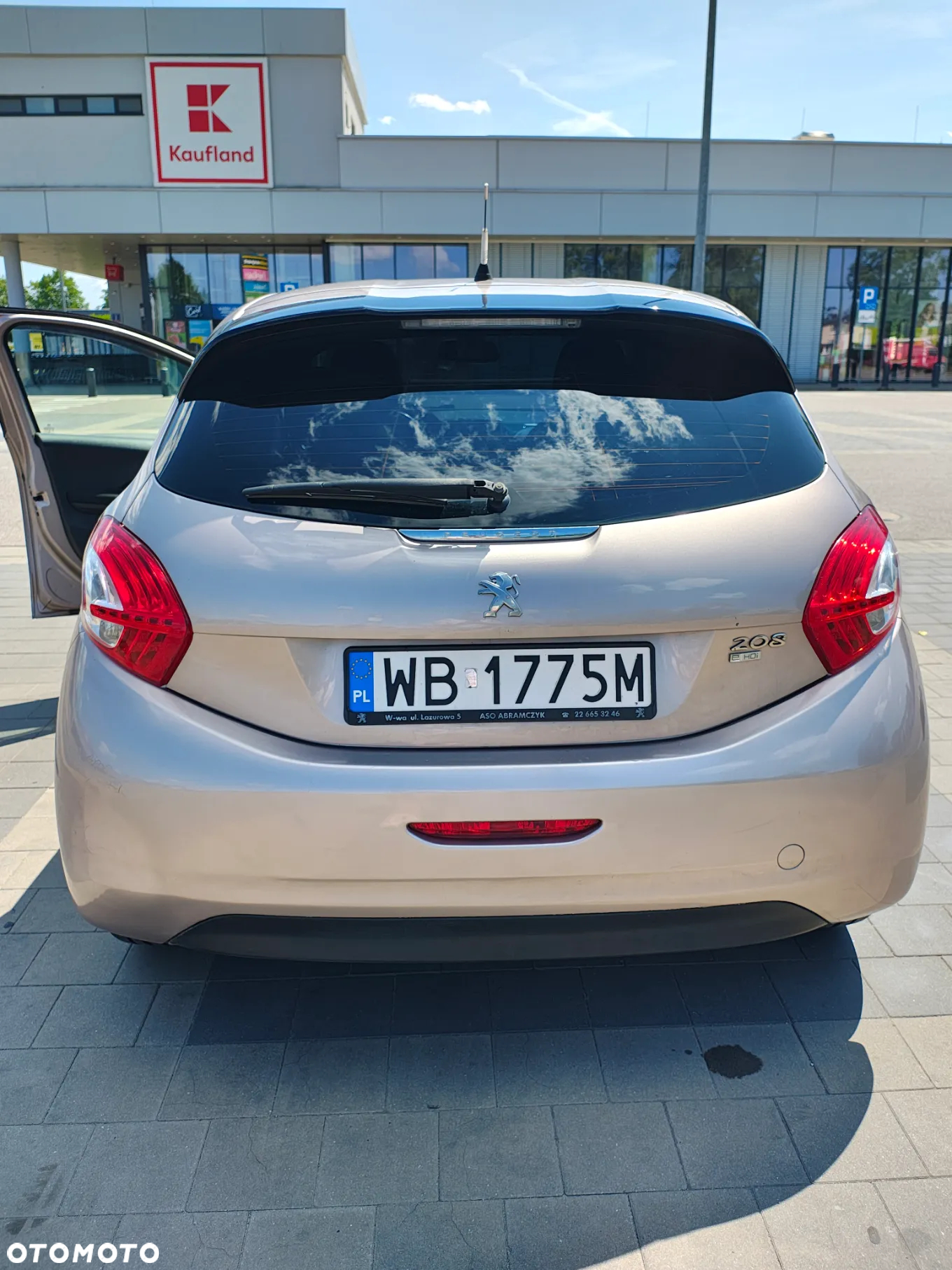 Peugeot 208 - 10