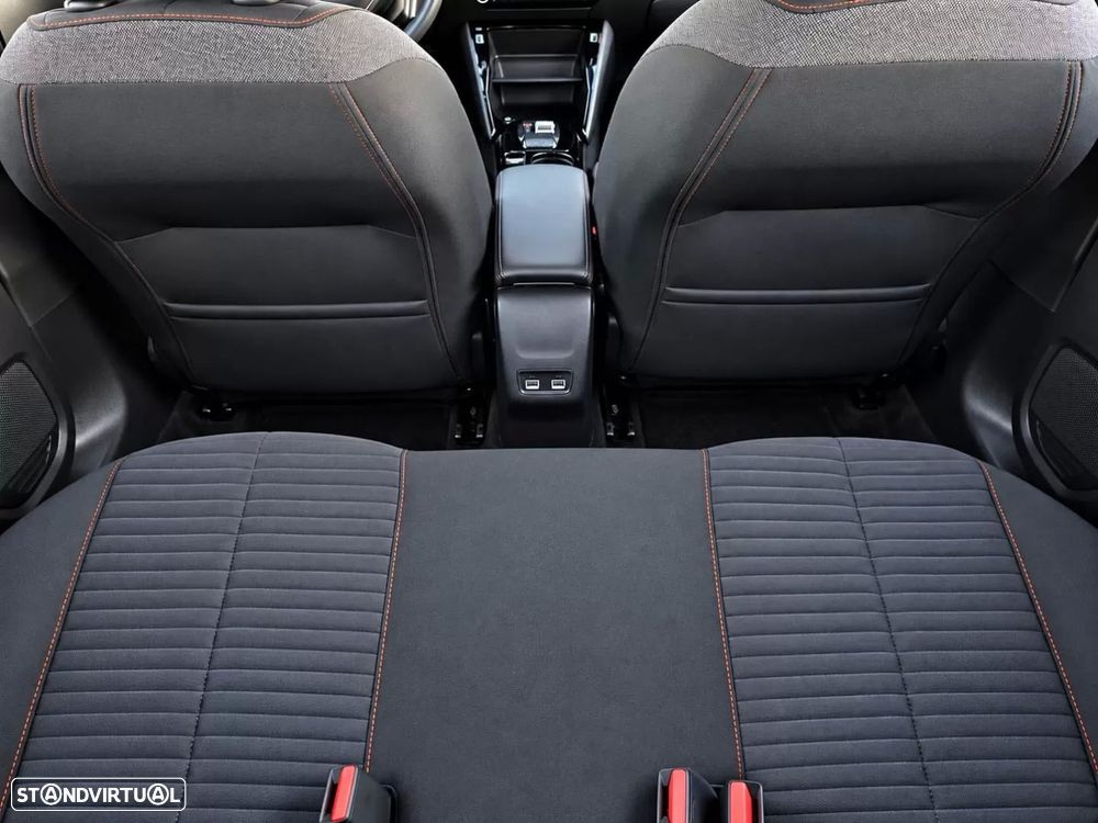 Peugeot e-208 50 kWh Active Pack — fotografia 35