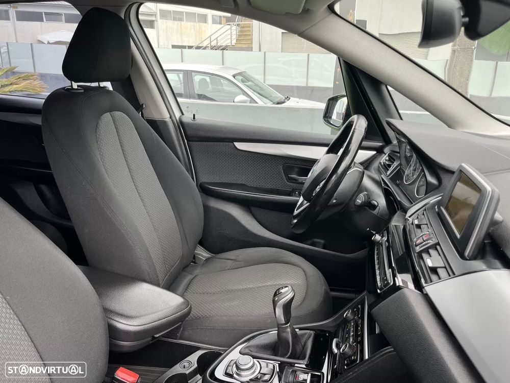 BMW 218 Active Tourer d Line Sport - 51