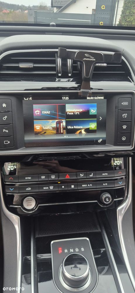 Jaguar XE 20d AWD R-Sport - 21