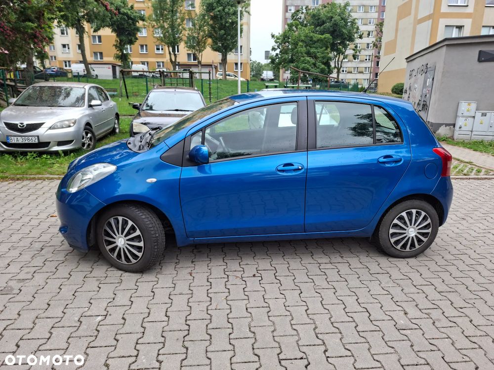 Toyota Yaris 1.3 VVT-i Multi Mode Sol - 2