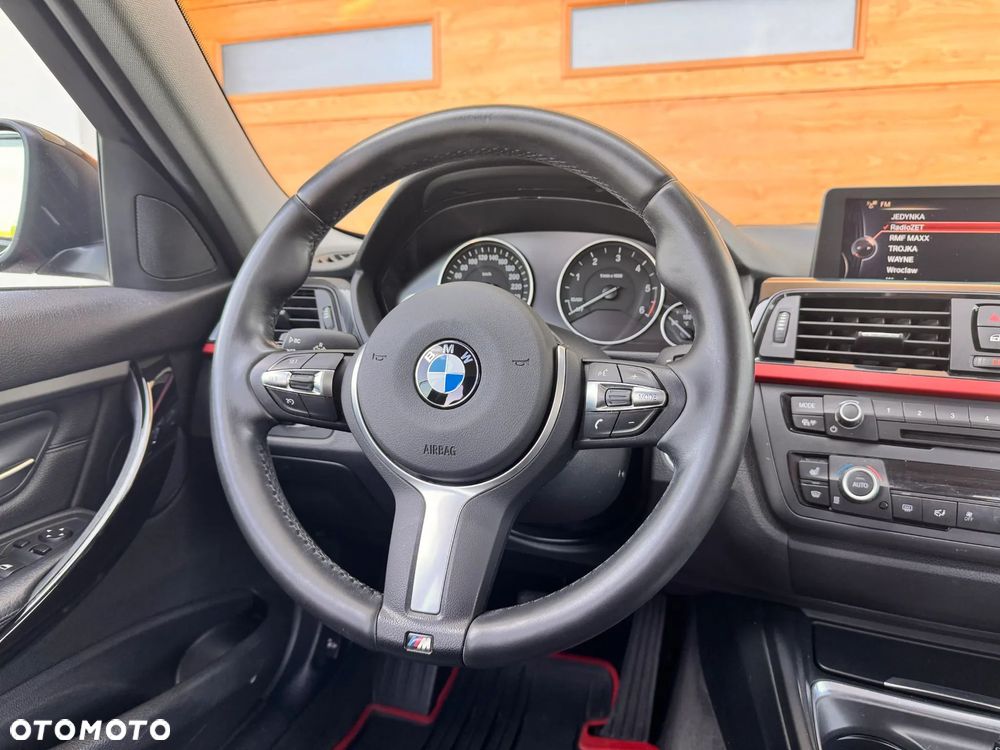 BMW Seria 3 330d xDrive Edition M Sport Shadow - 11