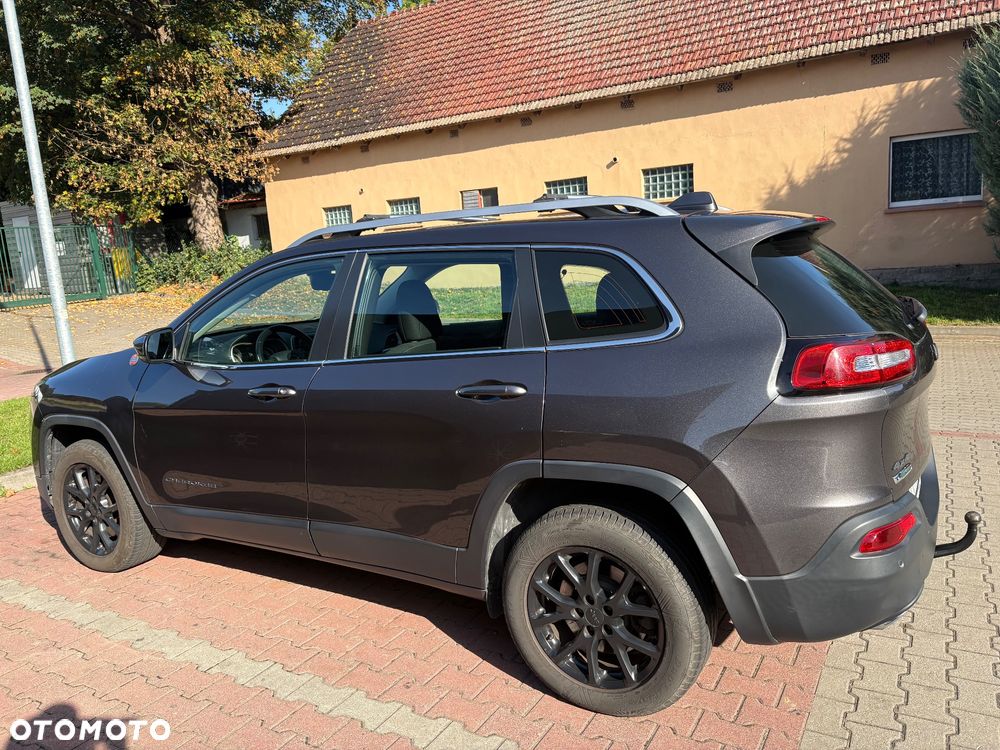 Jeep Cherokee - 8