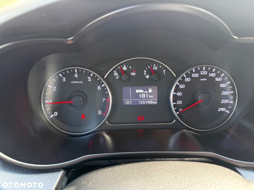 Kia Carens 1.6 GDI Dream-Team Edition - 25