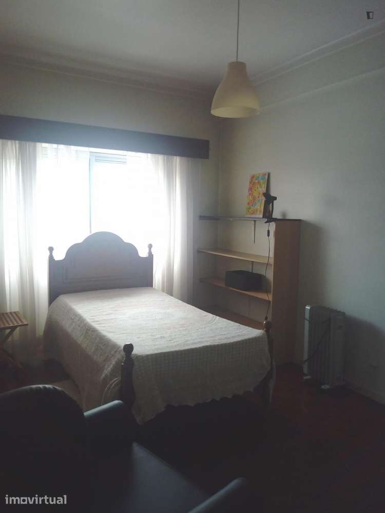Quarto - localizado em Arregaça Coimbra - Grande imagem: 2/18