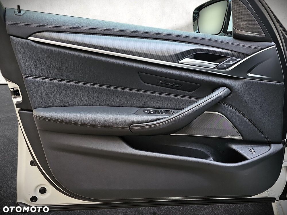 BMW Seria 5 - 32