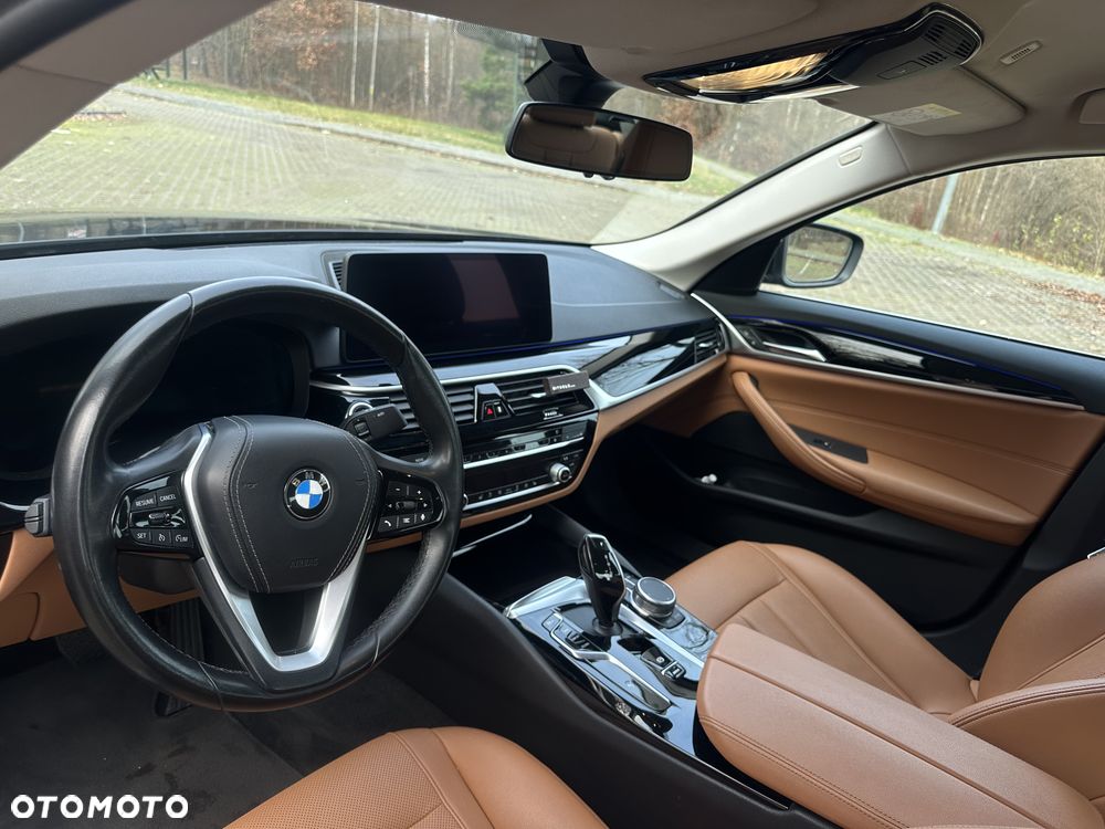 BMW Seria 5 518d mHEV Luxury Line - 11