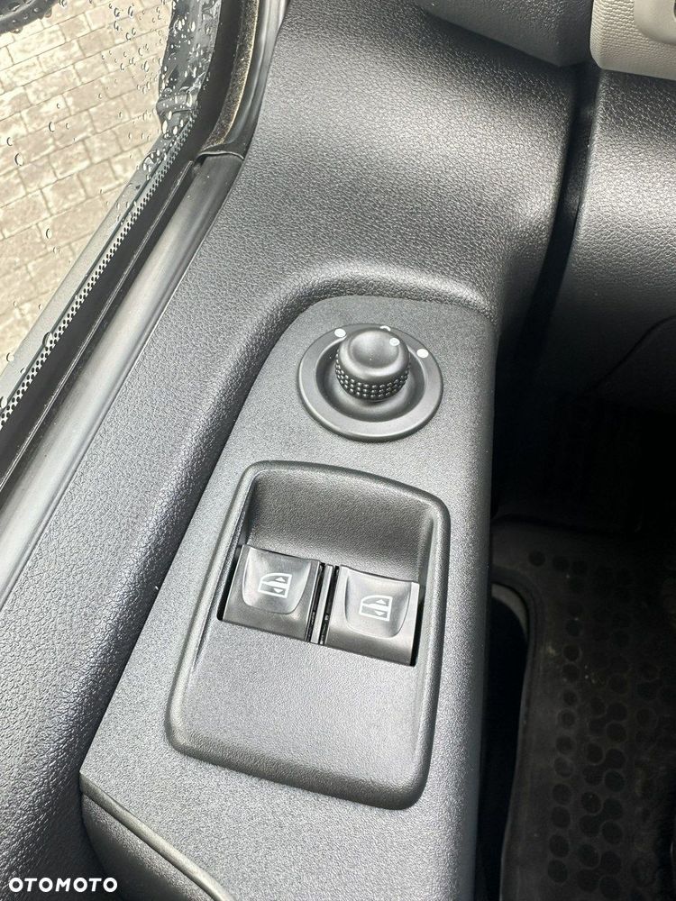 Renault Trafic - 18