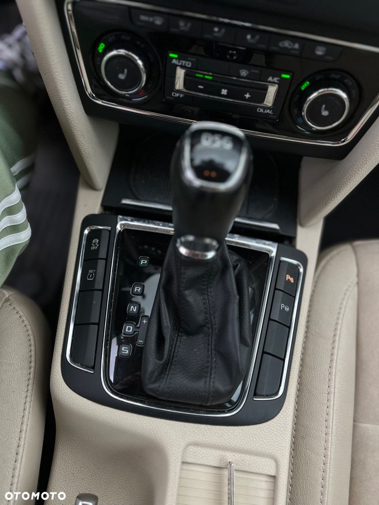 Skoda Superb 2.0 TSI Active DSG - 17