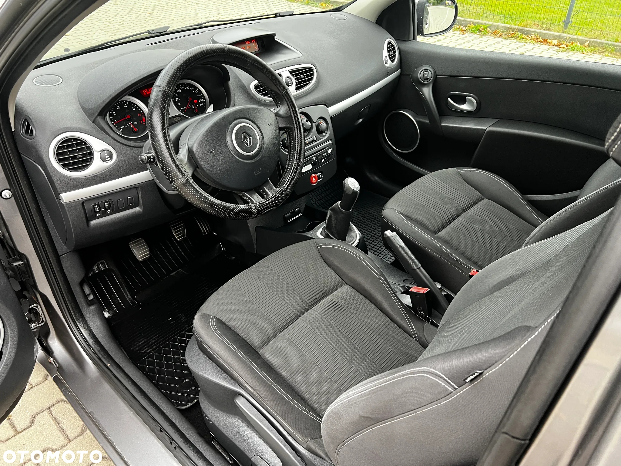 Renault Clio 1.2 16V 75 Dynamique - 8