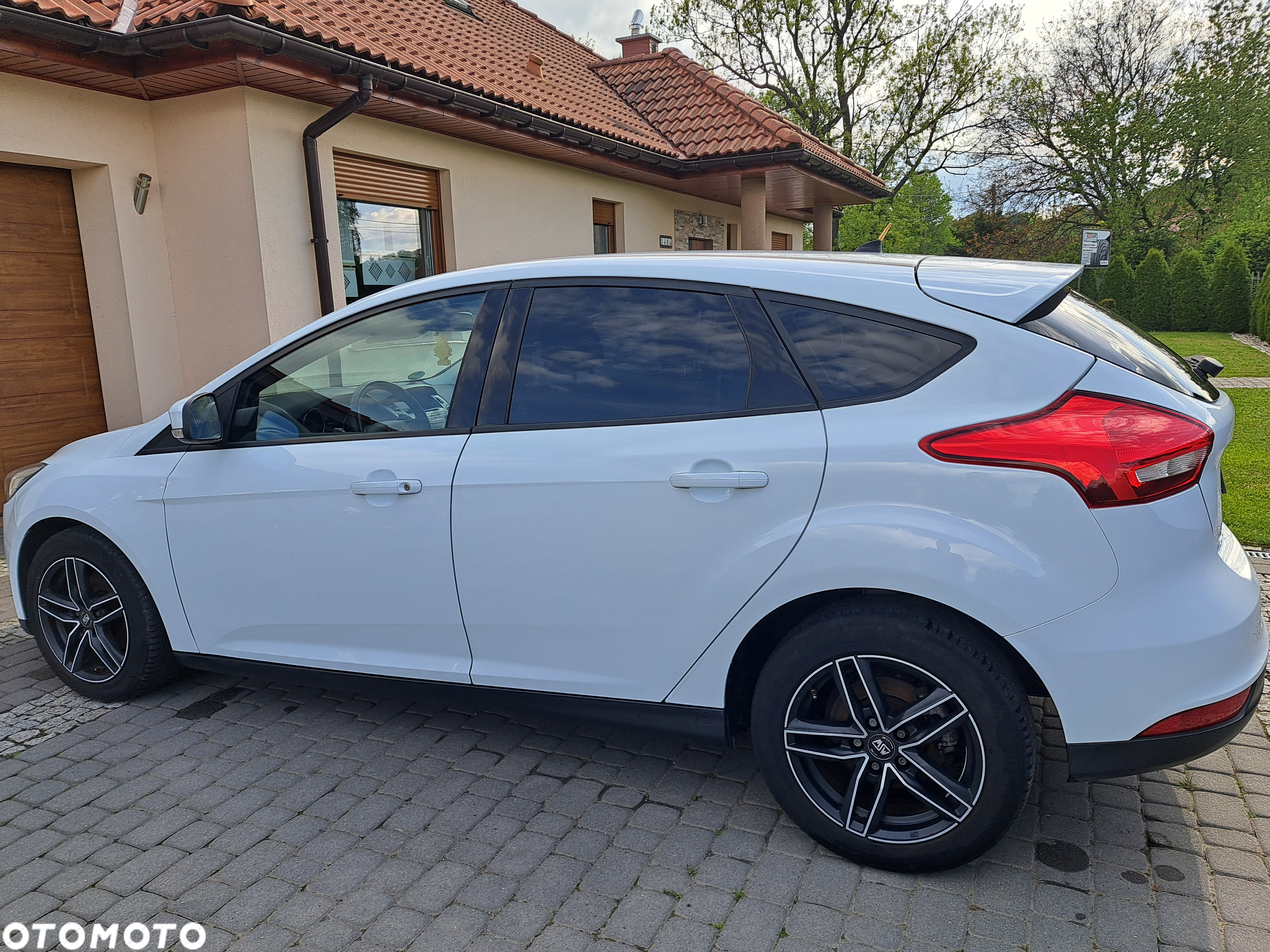 Ford Focus 1.0 EcoBoost Trend - 14