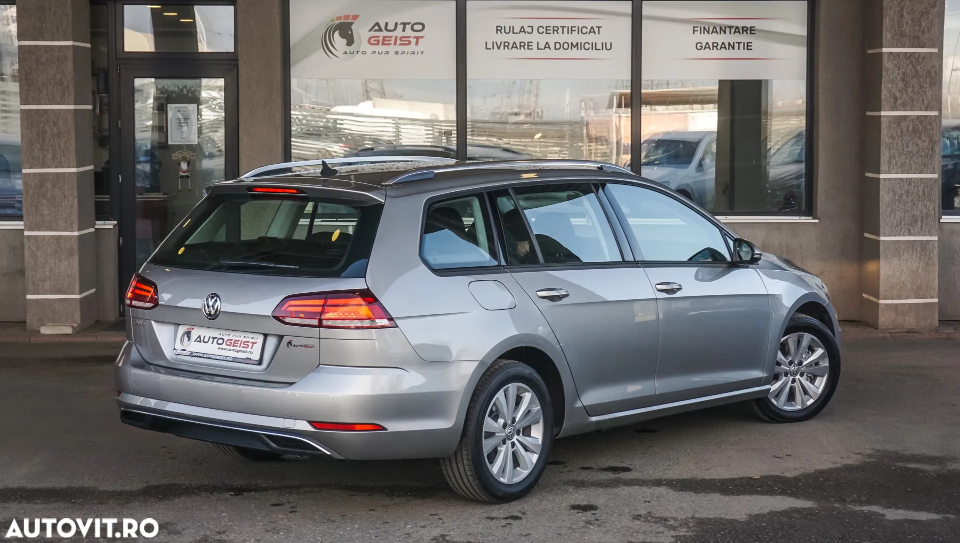 Volkswagen Golf 1.6 TDI DSG Comfortline - 5