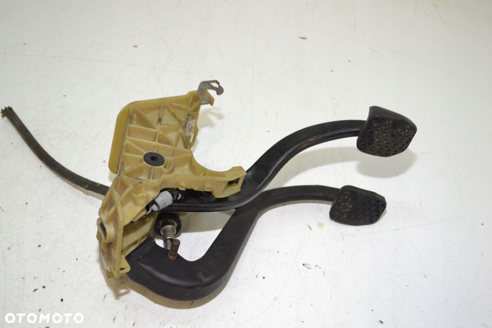 BMW E60 PEDAŁ HAMULCA SPRZĘGŁA 6759948 - 6