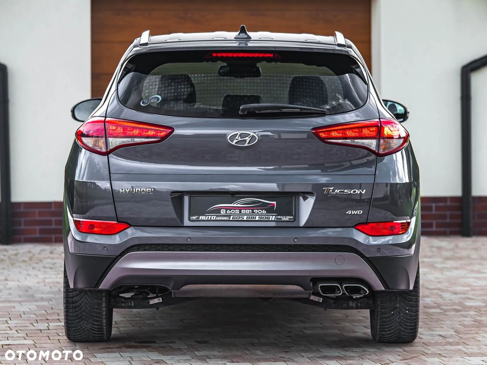 Hyundai Tucson 2.0 CRDi 4WD Automatik Advantage - 32