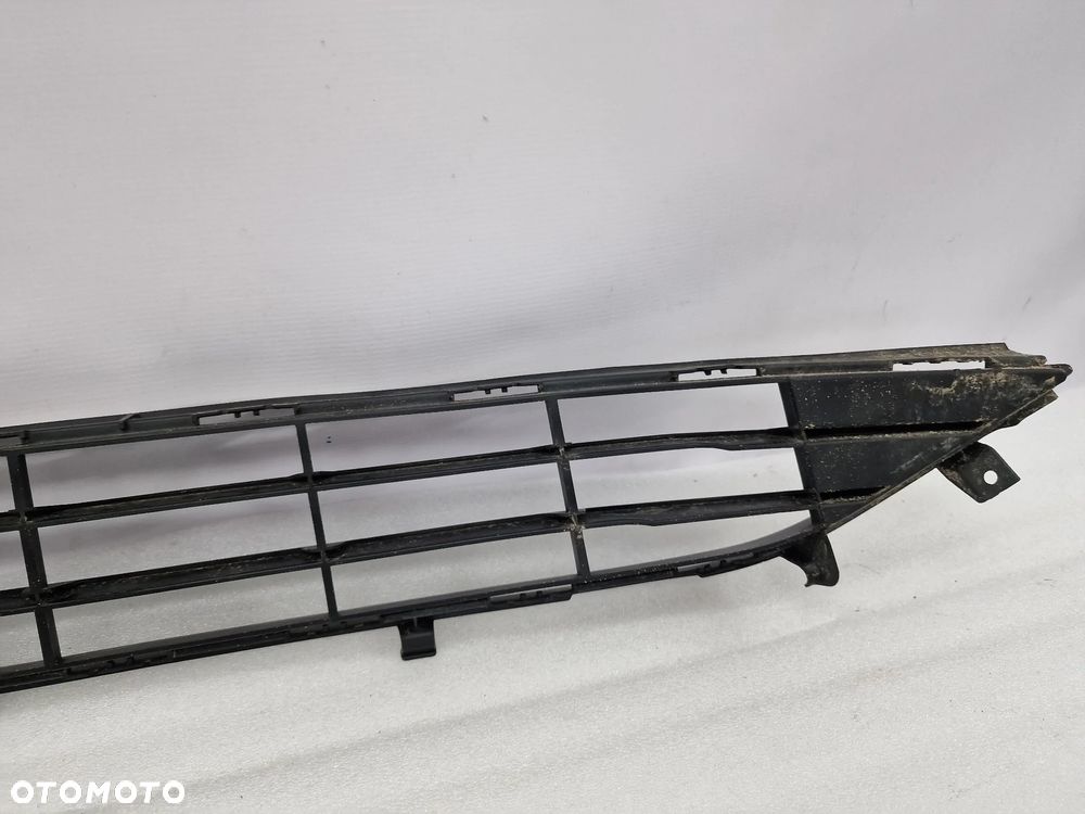 FORD FIESTA MK8 17- KRATKA ŚRODKOWA ZDERZAKA PRZEDNIEGO PRZÓD , NR H1BB-17K945-A1 , NR AUKCJI KR128 - 10