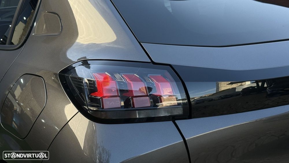 Peugeot 208 1.2 PureTech Active Pack - 17