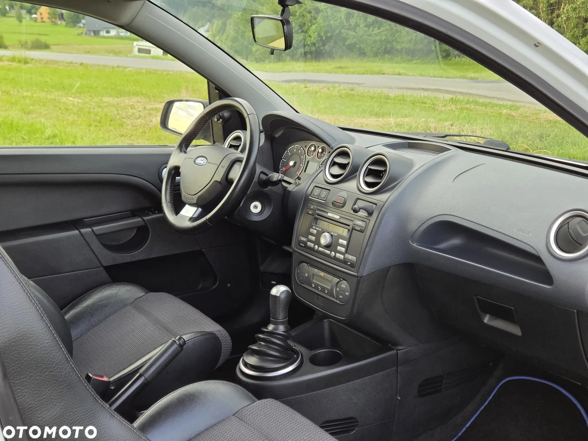 Ford Fiesta 1.6 Trend - 17