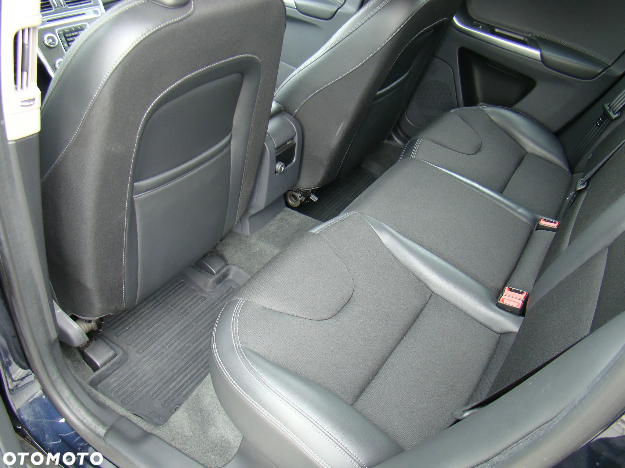 Volvo XC 60 D4 Momentum Pro - 35