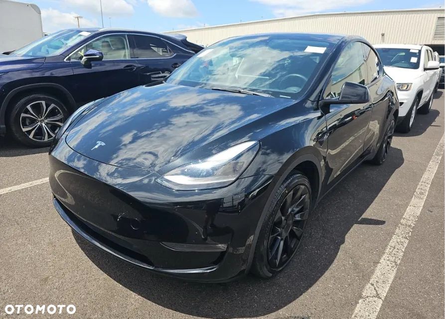 Tesla Model Y Long Range Dual Motor AWD - 1