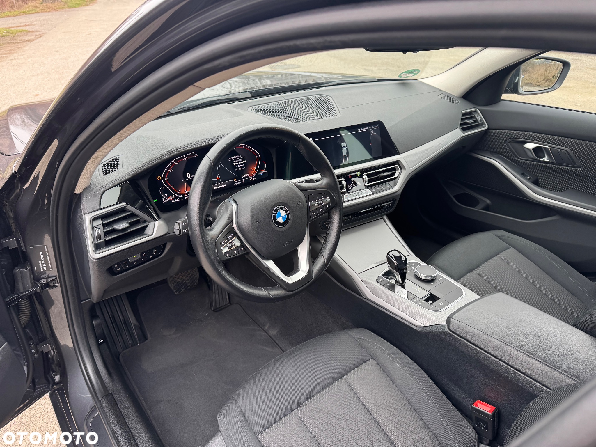 BMW Seria 3 320d Touring xDrive - 27