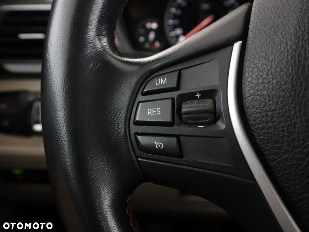 BMW Seria 3 320d Sport Line - 31