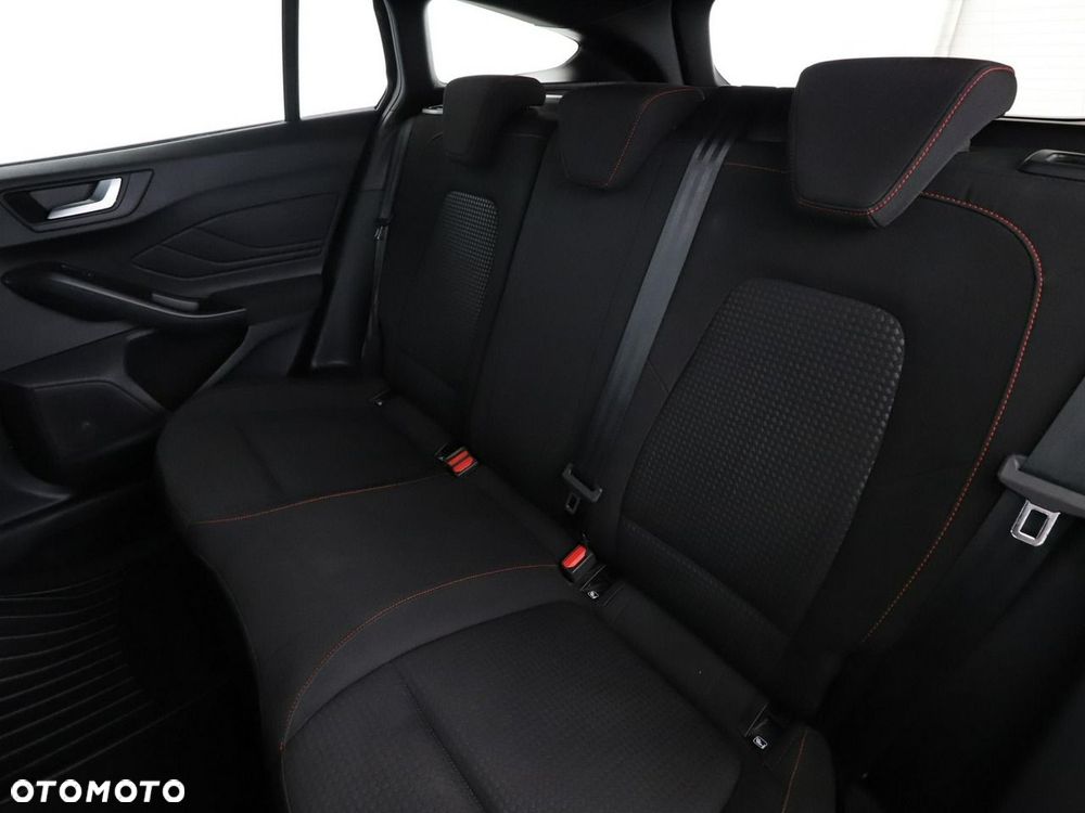Ford Focus 1.0 EcoBoost Hybrid ST-LINE - 18