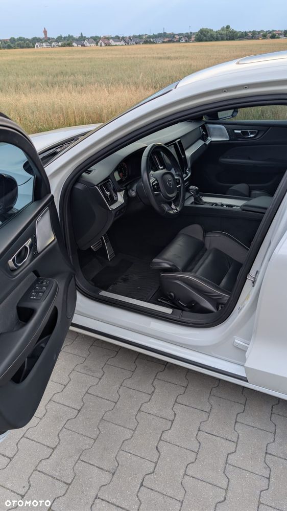 Volvo S60 T6 AWD R-Design - 9