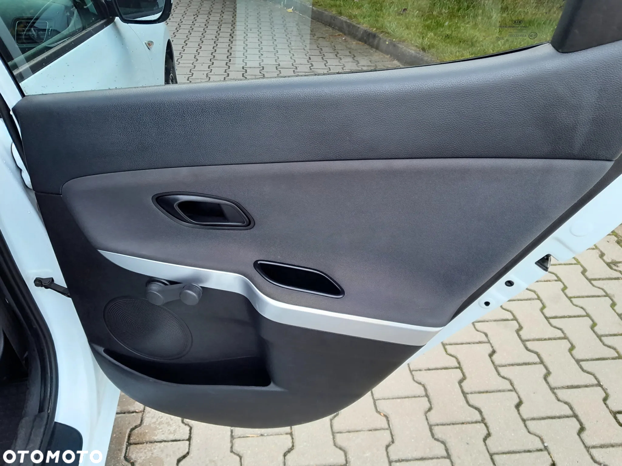 Kia Ceed - 13