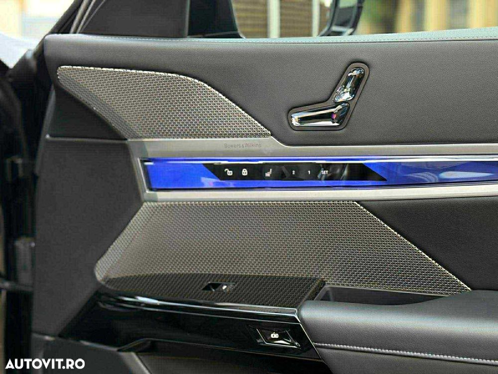 BMW Seria 7 730d xDrive MHEV - 8