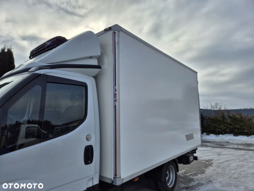 Chłodnia Mroźnia 6 palet 3.4m długa 2.25 szeroka Carrier xarios 350, zasilanie stacjonarne 230v, 2018 rok stan bdb! - 2