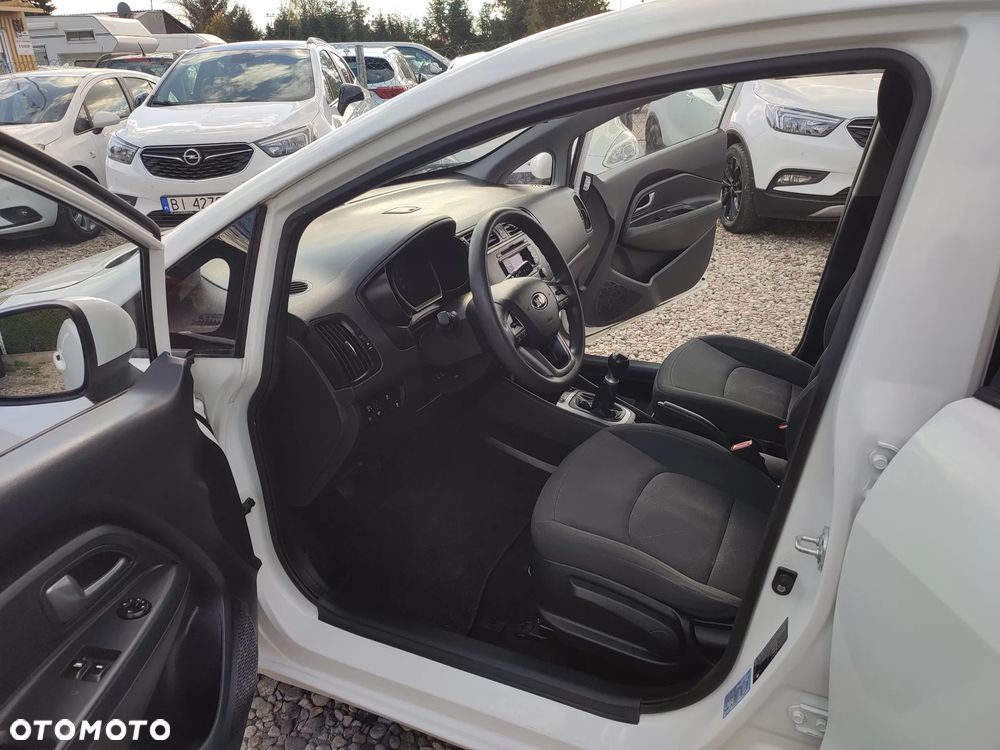 Kia Rio 1.2 Dream Team Edition - 11