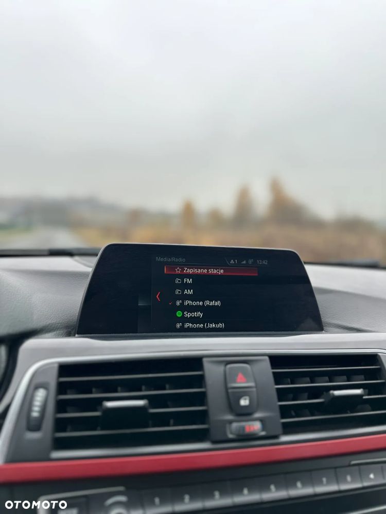 BMW Seria 3 318d Sport Line - 12