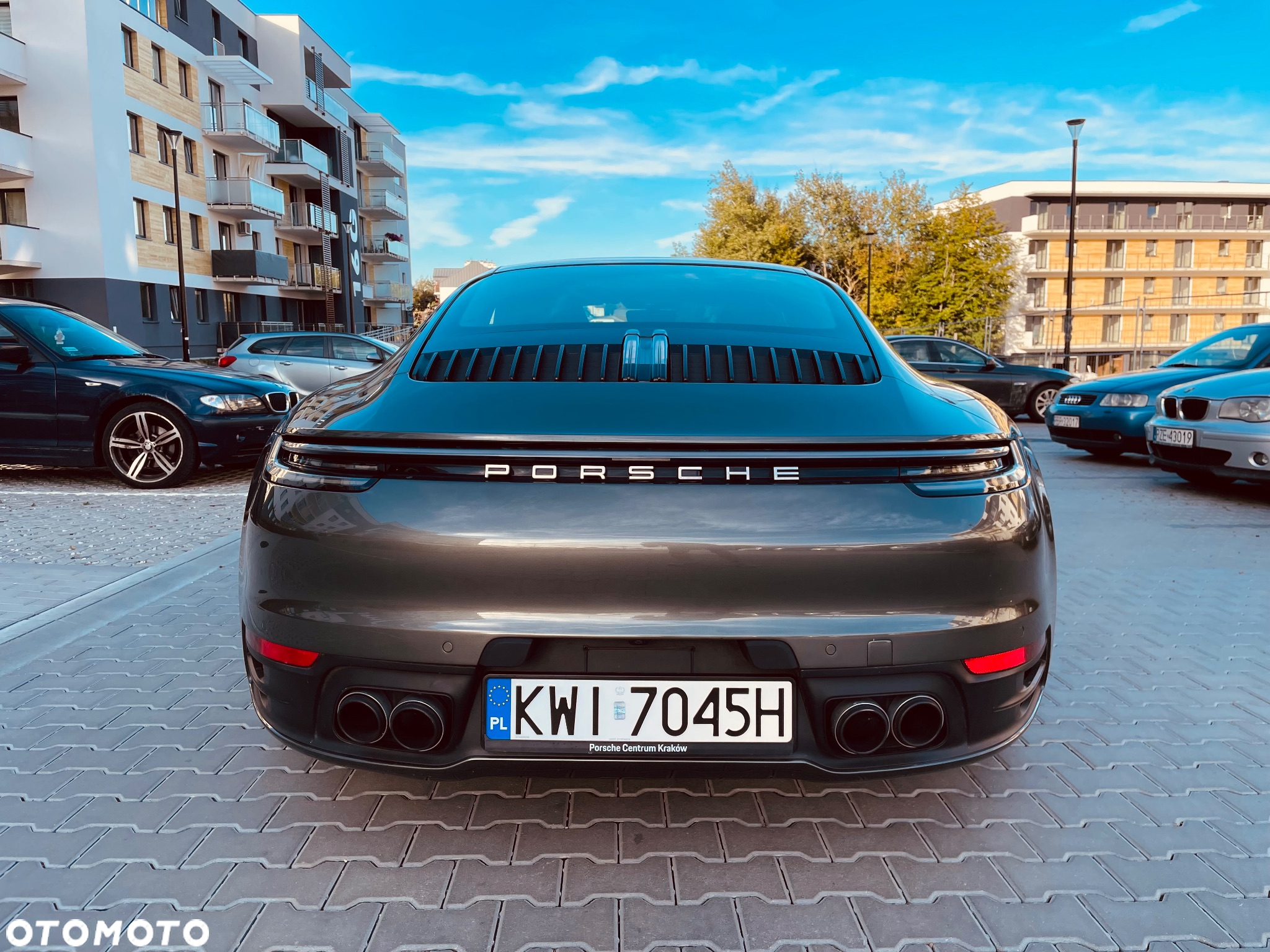 Porsche 911 Carrera - 10