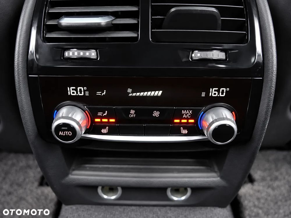 BMW Seria 5 520d M Sport Edition - 12