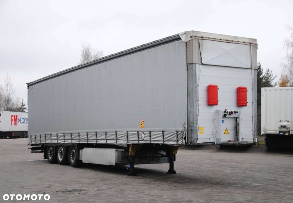 Schmitz Cargobull Varios Mega, podnoszona oś