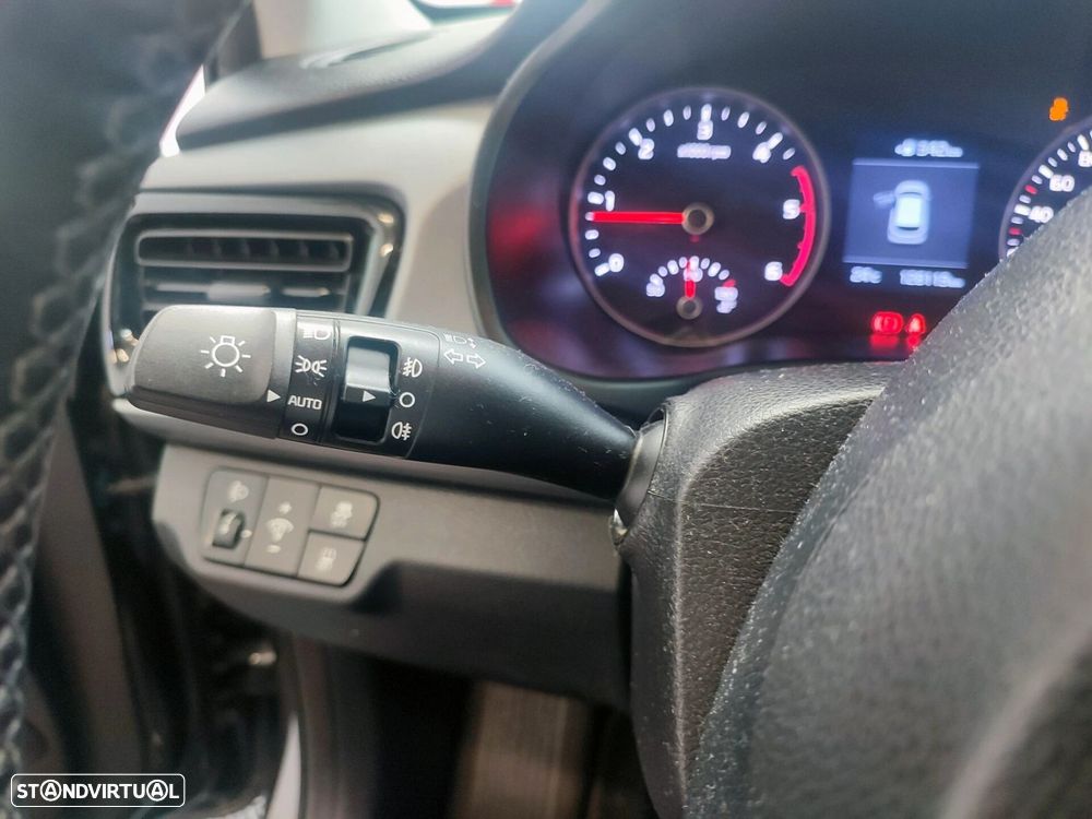 Kia Rio 1.4 CRDi 90 Platinum Edition - 26