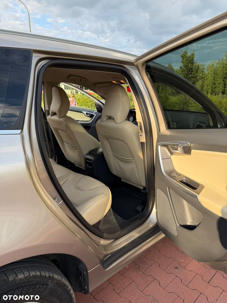 Volvo XC 60 D5 AWD Momentum - 15