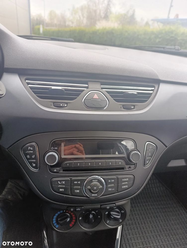 Opel Corsa 1.2 16V Essentia - 21