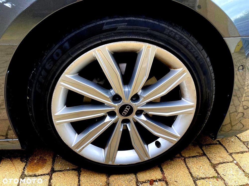 Audi A6 Avant 40 TDI quattro S tronic S line - 35